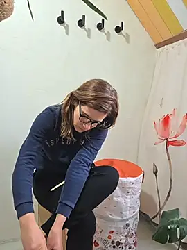 Snapshot of Lina_lou4 chatting on February 2026 02:45:01 PM Lina lou4 online show from February 2026 02:45:01 PM