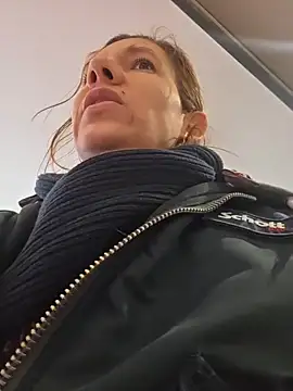 Snapshot of Lina_lou4 chatting on February 2026 09:41:01 AM Lina lou4 online show from February 2026 09:41:01 AM