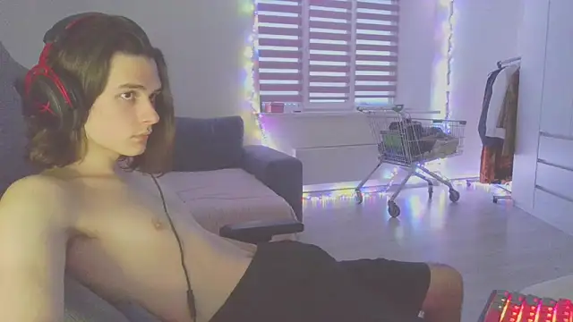 CandyChell online show from December 2024 11:52:02 AM