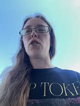 Dakota 02 online show from May 2026 07:10:01 PM