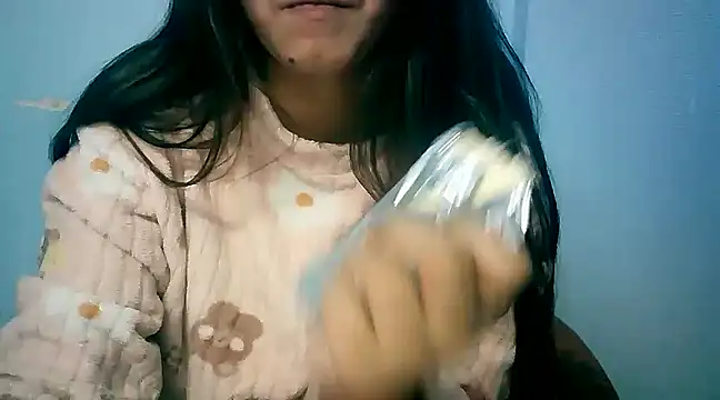 lovelydesi21 online show from December 2024 06:02:01 PM