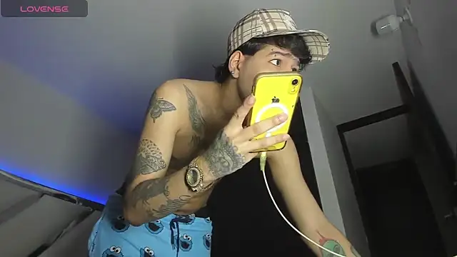 zack isaac777 online show from March 2025 09:00:02 PM