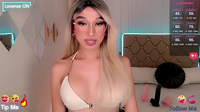 Snapshot of FuckDoll_Nathalie chatting on February 2025 12:27:02 AM FuckDoll Nathalie online show from February 2025 12:27:02 AM