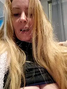 VictoriaMiami online show from December 2024 12:40:02 AM