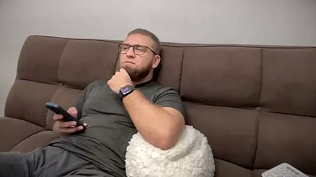 Bear bear  online show from December 2024 04:10:01 PM