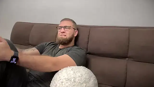 Bear bear  online show from December 2024 04:30:02 PM