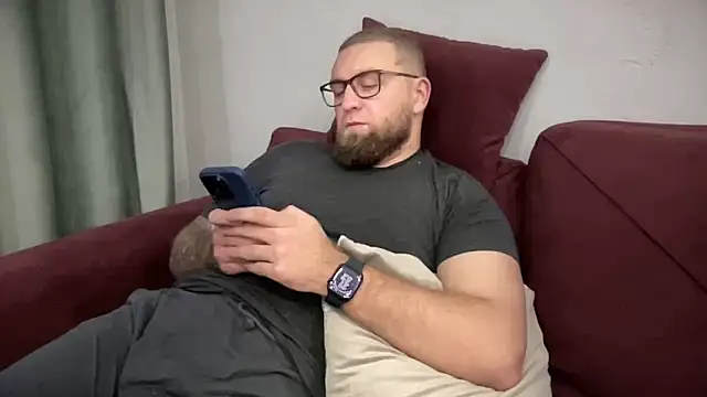 Bear bear  online show from February 2025 06:53:01 PM