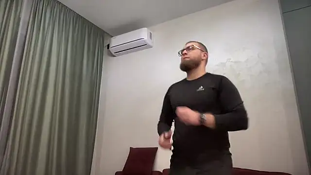 Bear bear  online show from February 2025 04:28:01 PM