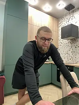 Bear bear  online show from February 2025 04:13:02 PM