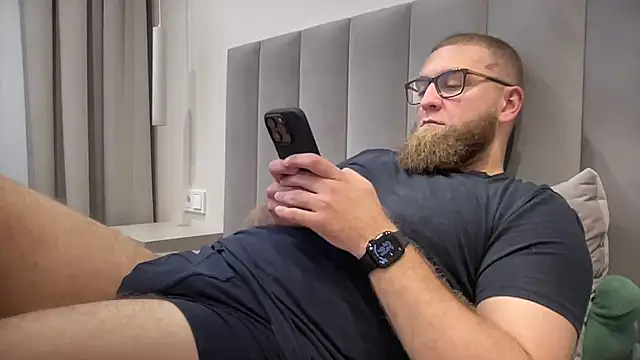 Bear bear  online show from September 2025 01:35:01 PM