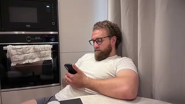 Snapshot of Bear_bear_ chatting on July 2026 09:00:01 AM Bear bear online show from July 2026 09:00:01 AM