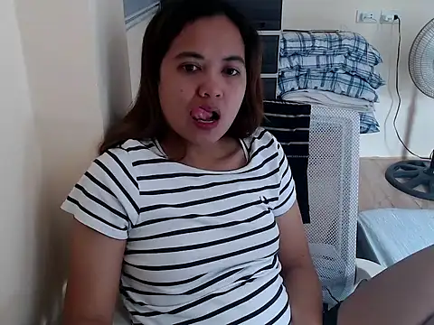 xTheLastVIRGINx online show from February 2026 05:44:01 AM