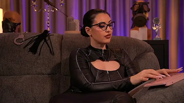 kelly kent online show from March 2025 06:28:02 AM