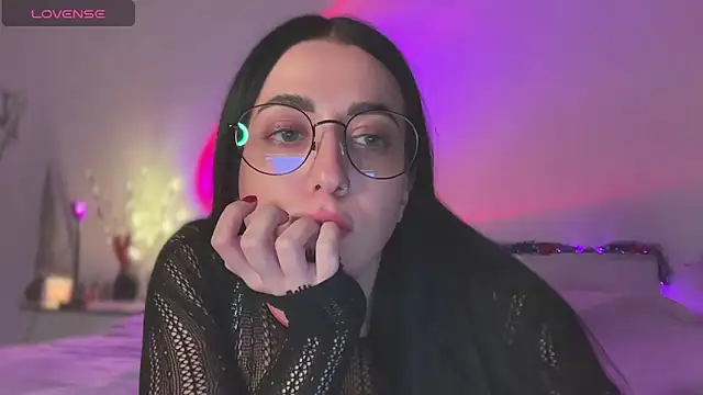 Emylia online show from December 2024 12:43:02 AM