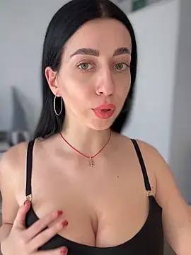 Emylia online show from January 2025 12:36:02 PM