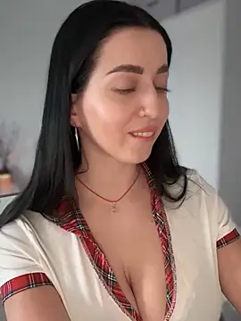 Emylia online show from January 2025 03:50:01 PM