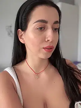 Emylia online show from January 2025 01:03:02 PM