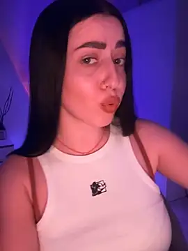 Emylia online show from January 2025 10:43:01 PM