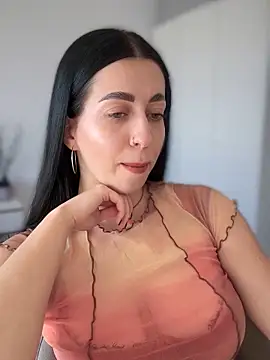 Emylia online show from January 2025 04:02:02 PM