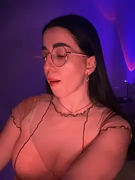 Emylia online show from February 2025 07:49:01 PM