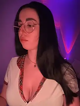 Emylia online show from February 2025 07:59:02 PM