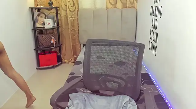 Snapshot of Trixie_Mattel21 chatting on December 2024 02:04:02 AM Trixie Mattel21 online show from December 2024 02:04:02 AM