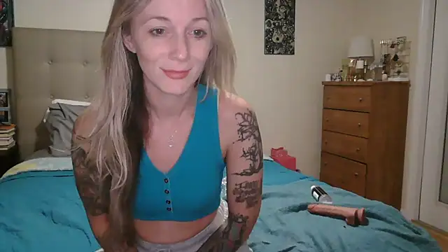 Heyitsmee33 online show from October 2025 10:27:01 AM