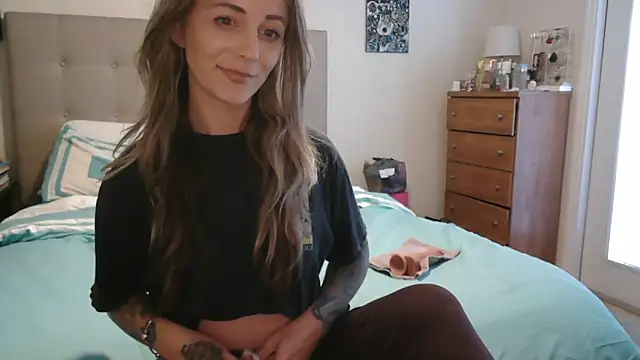 Heyitsmee33 online show from February 2026 08:54:01 PM