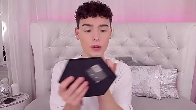 RobbyCharming online show from September 2025 03:39:02 AM