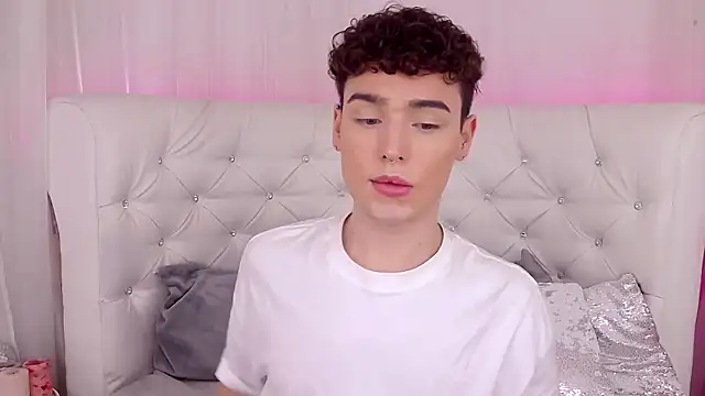 RobbyCharming online show from September 2025 03:40:01 AM