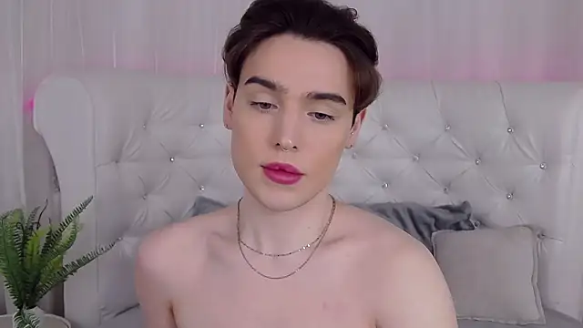 RobbyCharming online show from April 2026 04:22:01 AM