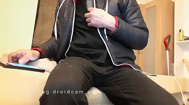 uk-bobbie-uk online show from February 2025 10:20:01 PM