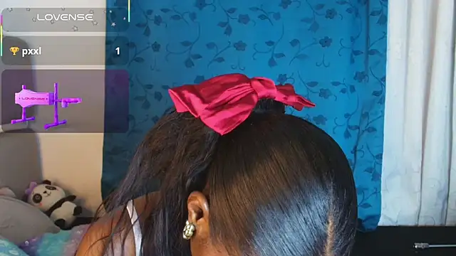 NatashaEgnath online show from November 2025 11:10:01 AM