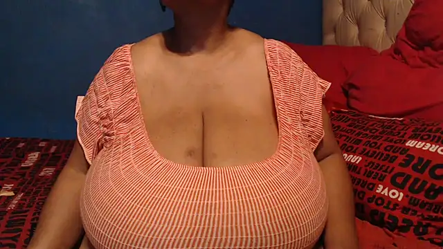 CUTEFIRMMELONSS online show from October 2025 08:25:01 PM