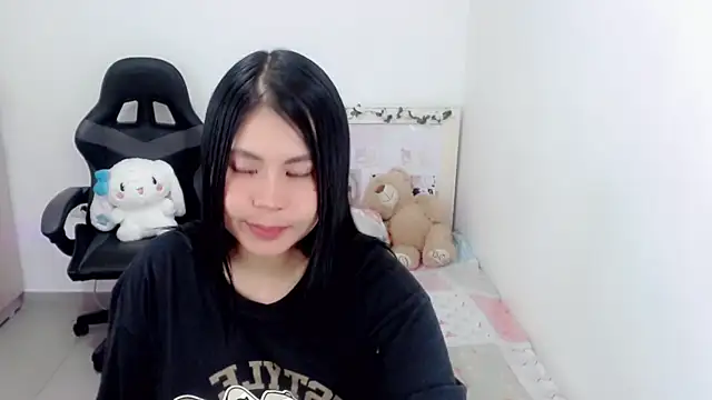 Snapshot of Youlittlepervertt_ chatting on December 2024 04:11:01 PM Youlittlepervertt online show from December 2024 04:11:01 PM