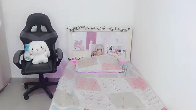 Snapshot of Youlittlepervertt_ chatting on December 2024 04:22:02 AM Youlittlepervertt online show from December 2024 04:22:02 AM