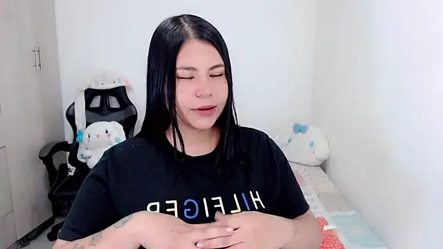 Snapshot of Youlittlepervertt_ chatting on November 2025 04:34:02 AM Youlittlepervertt online show from November 2025 04:34:02 AM