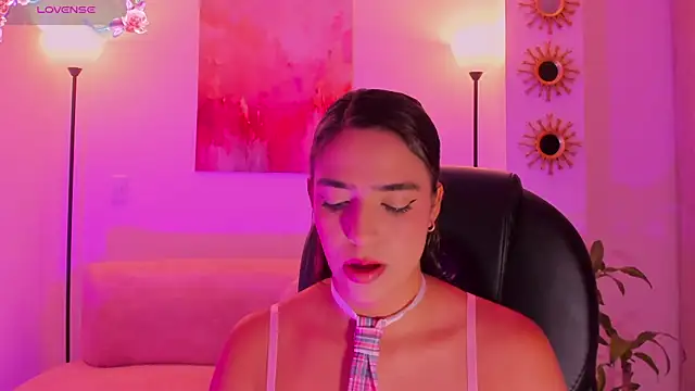 MariamRivera  online show from September 2025 11:31:02 PM