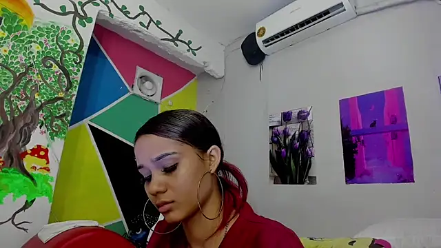 MarianaManzur online show from February 2025 02:37:01 PM