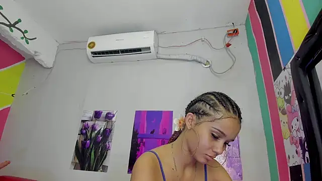 MarianaManzur online show from March 2025 01:32:02 PM