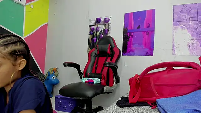 MarianaManzur online show from September 2025 02:39:02 PM