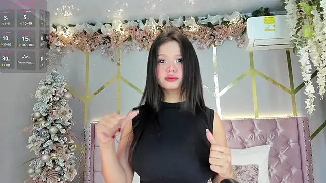 Snapshot of candy_beck chatting on December 2024 03:53:01 PM candy beck online show from December 2024 03:53:01 PM