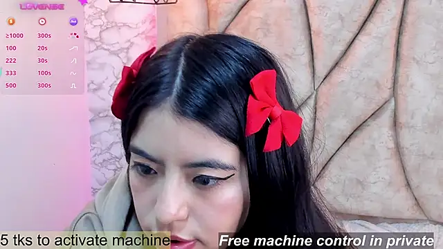 Snapshot of Hikikodoll__ chatting on February 2025 11:45:01 PM Hikikodoll online show from February 2025 11:45:01 PM