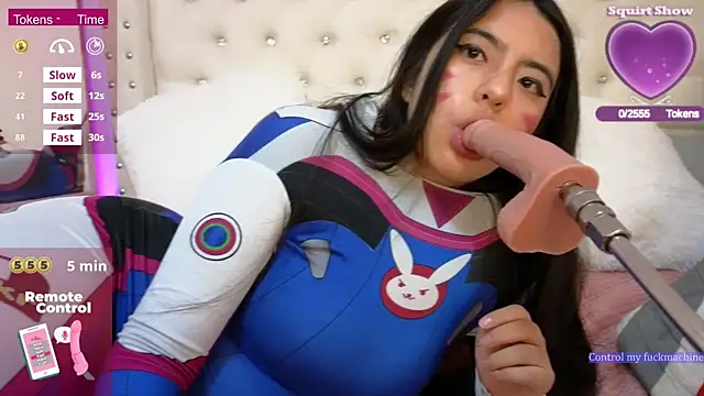 Snapshot of Hikikodoll__ chatting on November 2025 08:18:01 PM Hikikodoll online show from November 2025 08:18:01 PM