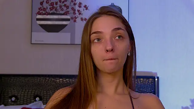 VirginieCruz online show from February 2025 06:00:01 AM