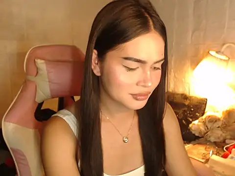 Ashely Lewis online show from November 2025 01:23:01 PM