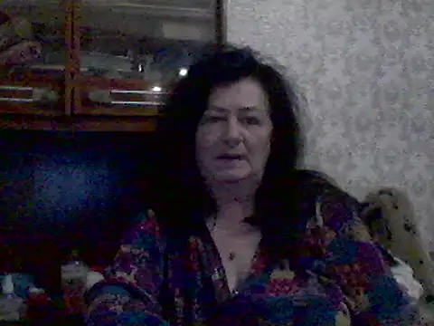 Snapshot of GypsiQueen2 chatting on March 2025 04:52:02 PM GypsiQueen2 online show from March 2025 04:52:02 PM