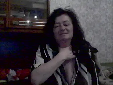 Snapshot of GypsiQueen2 chatting on March 2025 05:17:02 PM GypsiQueen2 online show from March 2025 05:17:02 PM