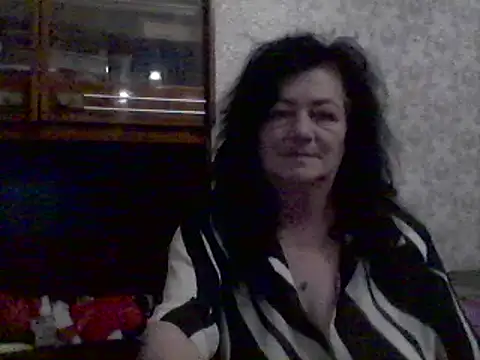 Snapshot of GypsiQueen2 chatting on March 2025 08:31:02 PM GypsiQueen2 online show from March 2025 08:31:02 PM
