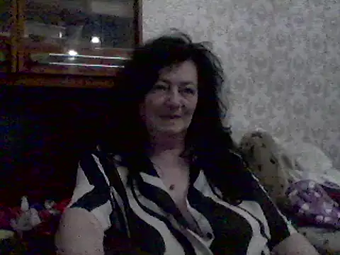 Snapshot of GypsiQueen2 chatting on March 2025 11:04:02 PM GypsiQueen2 online show from March 2025 11:04:02 PM